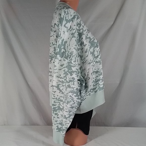 Women's Under Armour Camo Rival Fleece Crew Sweatshirt Opal Green-VAR Szs- NWT - Picture 2 of 4